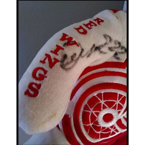 Detroit Redwings Teddy Bears Lot of 2 Signed - Picture 2 of 10